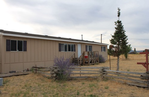 Plush House | No Mow Acres /Located in the Oregon High Desert