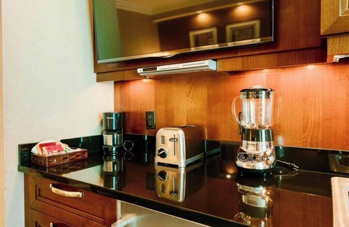 Las Vegas Condo | No Resort Fee | Strip Views, Pools & Parking