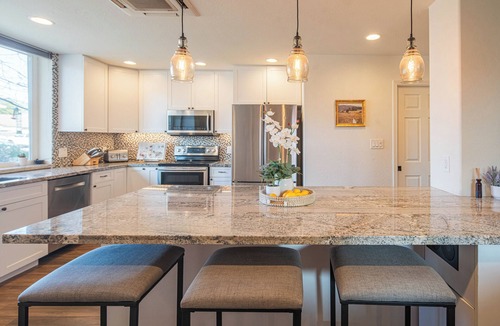 Paradise Valley Village House | Nomad Gamer Pad- A Mountain Reserve Home w/Pool, Spa, Esports Arena & Squat Gym