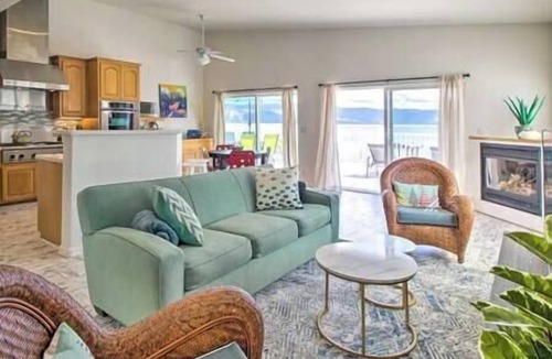 Lakeport House | NorCal Lakehouse