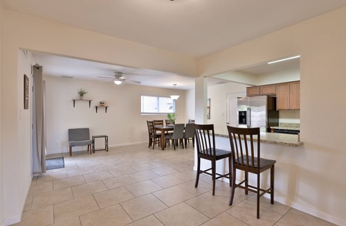 North Mountain House | North Phoenix home with 3 Bed 2 Bath - SLEEPS 6 - Close to Freeway I-17