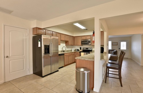 North Mountain House | North Phoenix home with 3 Bed 2 Bath - SLEEPS 6 - Close to Freeway I-17