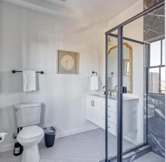North Tabor House | North Tabor 2BR - Gym - Gourmet Kitchen