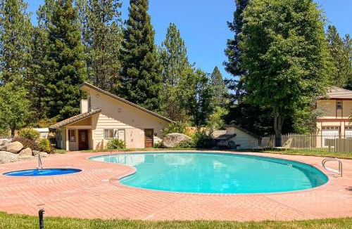 Bass Lake House | Northshore Lakeview Getaway
