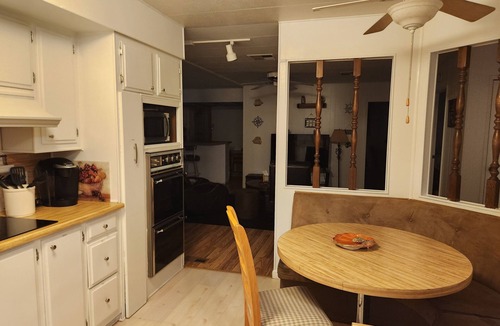 Desert Hills House | Northside neighborhood, large home, Lakeside of hwy, family & pet friendly.