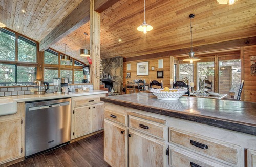 Truckee Cottage | Northstar Sanctuary w/Decks, Close to Tahoe Fun!