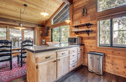 Truckee Cottage | Northstar Sanctuary w/Decks, Close to Tahoe Fun!