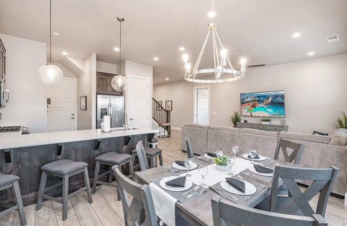 Santa Clara House | O-61| Resort Home, sleeps 30! Pvt Pool * Hot Tub