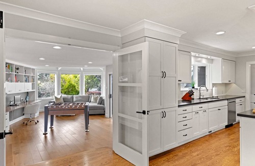 Hatton Fields House | Oak Place Too: Beautiful Updated 4 bedroom 3 1/2 Bath in Carmel