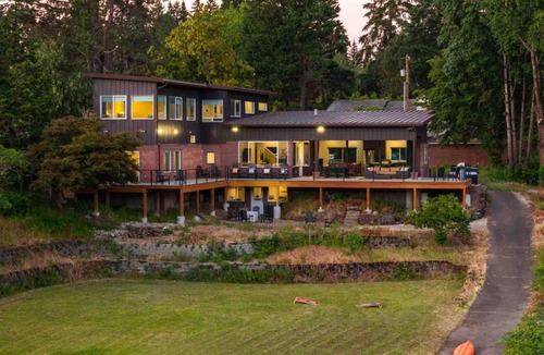 Oak Grove House | Oak Shore Haven