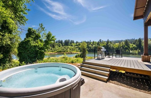 Oak Grove House | Oak Shore Haven