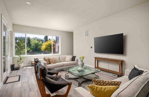 Oak Grove House | Oak Shore Haven