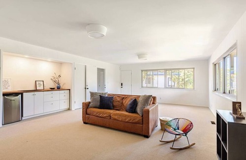 Upper Rockridge House | Oakland Hills Modern 5BR 3BA Retreat–GreatLocation
