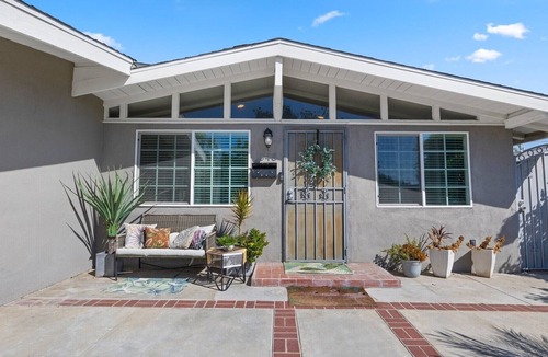 Northwest Anaheim House | OC Family Vacay 4 beds/3baths Ranch Home 3 miles fm Disneyland!