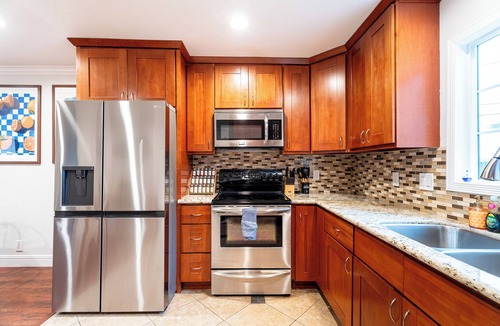San Jose House | Ocean Breeze-Office-Game Retreat