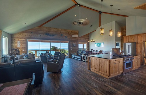 Seal Rock House | Ocean Front 6-bedroom house in tranquil Seal Rock with WiFi. Relax and unwind
