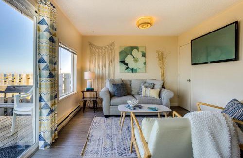 South Beach House | Ocean Front Duplex with Views! Dog Friendly -Surfside Cottage South