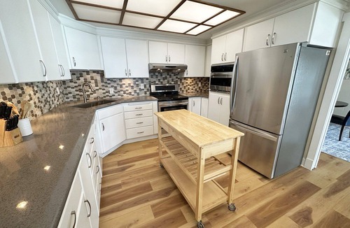 Yachats House | Ocean Front! Estate House with 3 Units Sleeps 12!