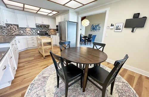 Yachats House | Ocean Front! Estate House with 3 Units Sleeps 12!