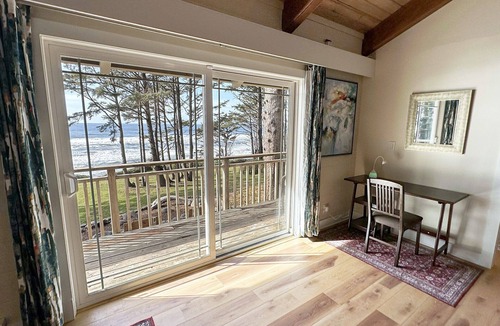 Yachats House | Ocean Front! Estate House with 3 Units Sleeps 12!