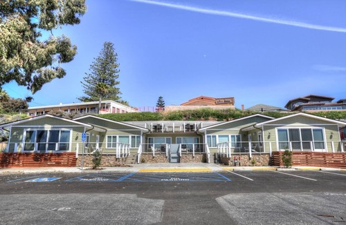 Morro Bay Condo | Ocean Front, Morro Rock Views 2Bdrm Condo at Salty Sister