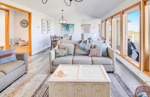 Bayshore House | Ocean Front with Hot Tub, Dog Friendly! Beach Time