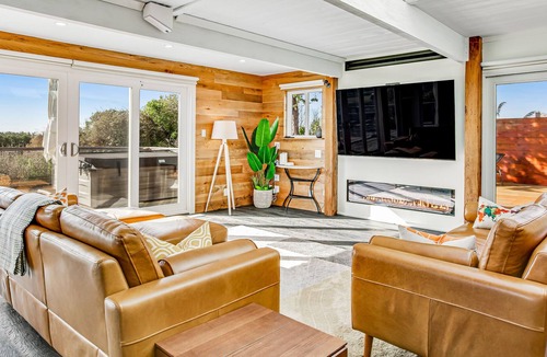 Sereno del Mar House | Ocean-view home and guest house with private hot tub, WiFi, and washer/dryer
