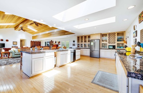 Gualala House | Ocean View Home with Private Hot Tub, Deck & Fireplace - Walk to Cooks Beach
