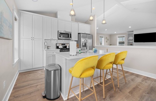 Nelscott House | Ocean View Hot Tub Three Floors Sleeps 10 Olivia Beach Family Getaway