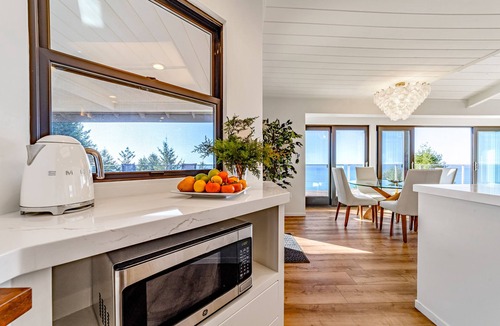 Shelter Cove House | Ocean view hot tub, modern luxury with spectacular, dramatic ocean vistas