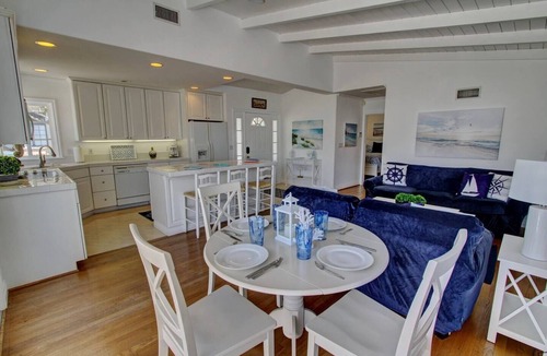 Corona del Mar House | Ocean Views Corona Del Mar 2BR/1.5BA, AC Bikes !