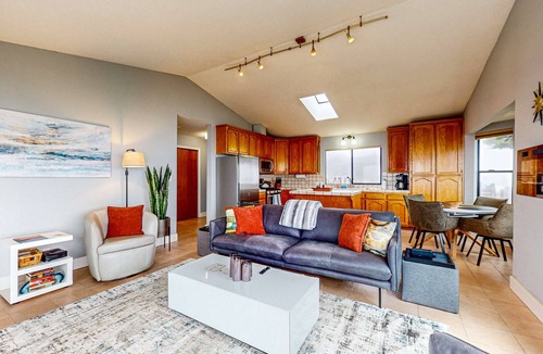 Albion House | Ocean views with Abundant Wildlife and Hot Tub