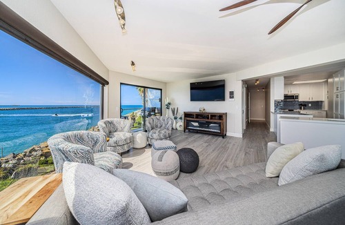 South Mission Beach Condo | Oceanfront * 2 Penthouses * Views Galore * Dogs OK!