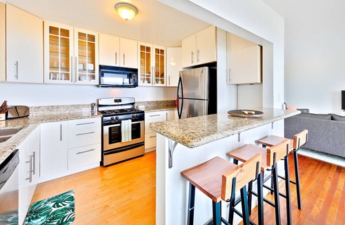 Village of La Jolla Condo | Oceanfront condo with amazing views, easy beach access & walkable location