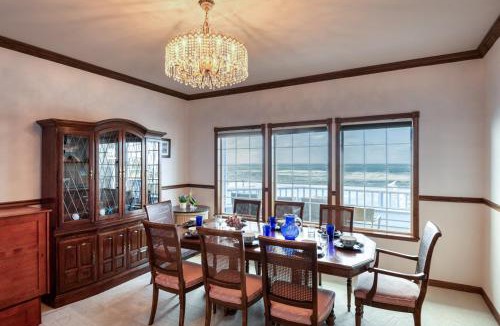 Depoe Bay House | Oceanfront Depoe Bay Paradise - Watch Whales!
