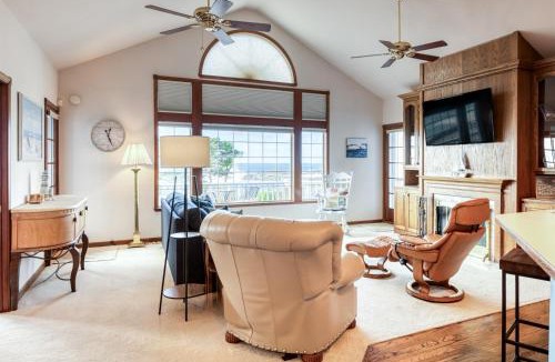 Depoe Bay House | Oceanfront Depoe Bay Paradise - Watch Whales!