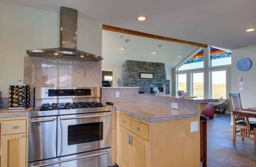 Bayshore House | Oceanfront Home with Bay Views, Free WiFi, Gas Grill & Gas Fireplace
