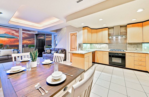 Village of La Jolla House | Oceanfront home with private hot tub, stunning views, fireplace, patio & grill