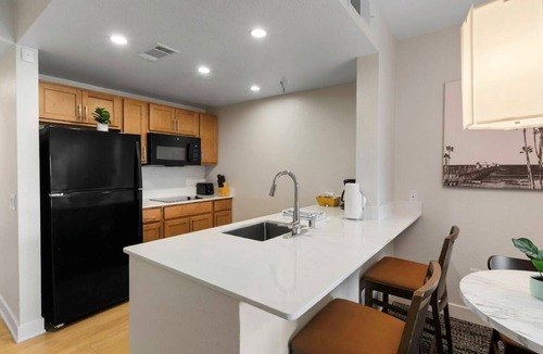 Oceanside Apartment | Oceanside | Coastal Vibes | Pool & Hot Tub