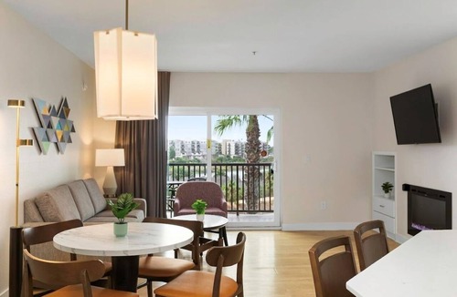 Oceanside Apartment | Oceanside | Sunset Coast | Pool & Hot Tub