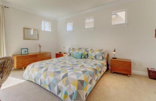 Townsite House | Oceanside Sunset Shores