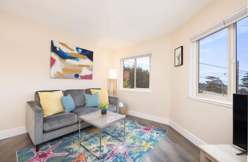 Montara Apartment | Oceanview by-the-Sea Beach Studio - walk to Beaches, Trails, Restaurants +