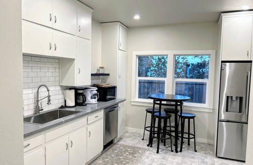 Eureka House | Oceanview Retreat — 2BR, Walk to the Beach