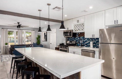 Cox Heights House | Old Town, Single story w/Pool, Bunk Beds, Bocce, Putt-Putt, & Pool Table!
