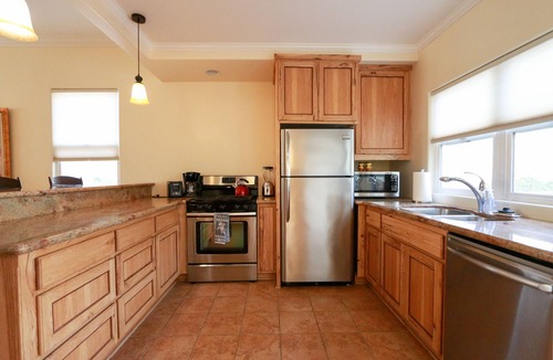 Paso Robles Cottage | Olive with a Twist-Right in the Heart of Paso Robles on the West Side!