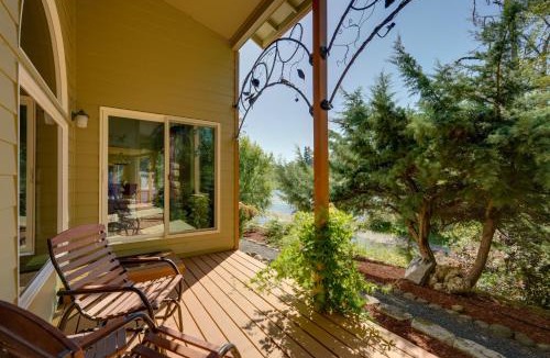 Marcola House | On McKenzie River! Home w/Scenic Sunroom