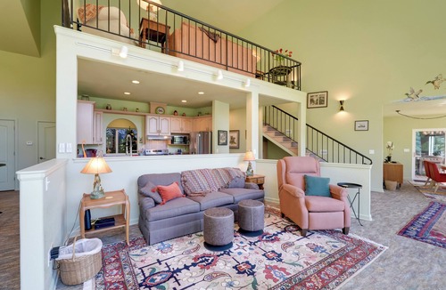 Marcola House | On McKenzie River! Home w/Scenic Sunroom