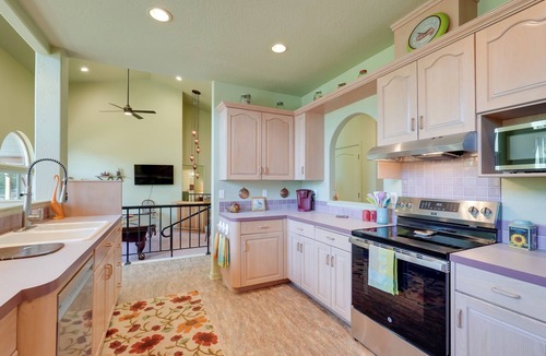 Marcola House | On McKenzie River! Home w/Scenic Sunroom