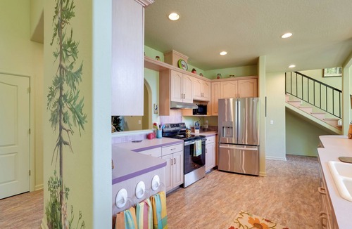 Marcola House | On McKenzie River! Home w/Scenic Sunroom