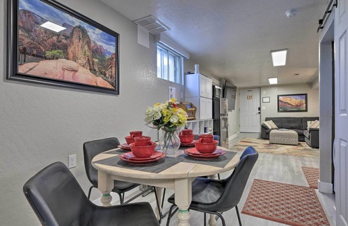 Hurricane Cottage | On-site Trails! Hot Tub Hideaway in Zion Area